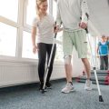 Interdisziplinäre Zusammenarbeit: Psychotherapeuten, Ärzte und Pflegepersonal im Reha-Alltag