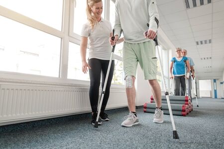 Interdisziplinäre Zusammenarbeit: Psychotherapeuten, Ärzte und Pflegepersonal im Reha-Alltag