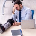 Stressbewältigung bei Arbeitsunfähigkeit: Rehabilitative Strategien und arbeitsbezogene Interventionen