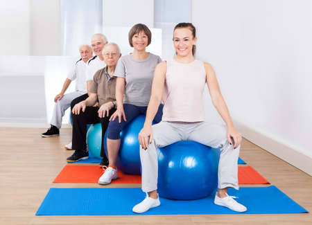 Multidisziplinäre Betreuung in der orthopädischen Rehabilitation: Zusammenarbeit von Ärzten, Therapeuten und Pflegekräften