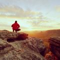 Achtsamkeit und Meditation im Umgang mit chronischen Schmerzen: Anwendungen und Forschungsergebnisse