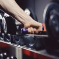 Physische Aktivität im Alter: Trainingsprogramme zur Prävention von Stürzen und Förderung der Mobilität