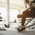 Chronische Schmerzen am Arbeitsplatz: Prävention, Rehabilitation und berufliche Wiedereingliederung